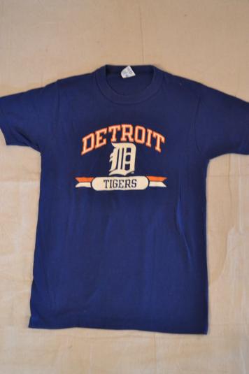 Awesome Vintage 80's Detroit Tigers Champion T-shirt