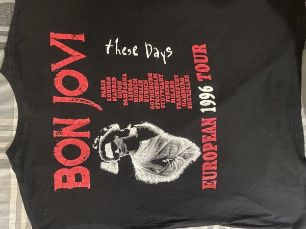 1996 These Days Bon Jovi vintage shirt is genuine or not?