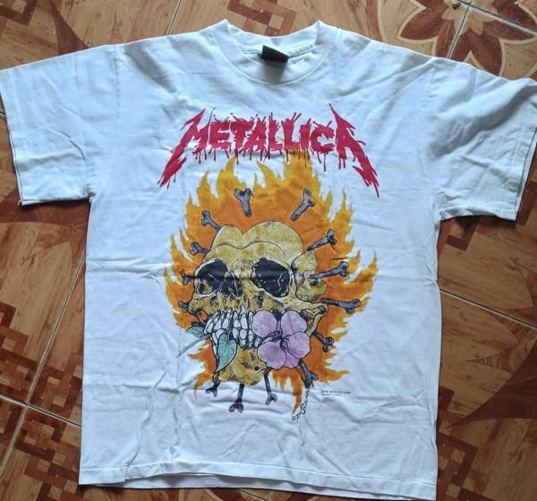 Metallica 1994 pushead legit check please help