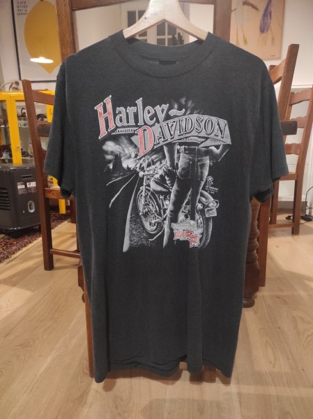 Legit Hardley Davidson / 3D Emblem tee?