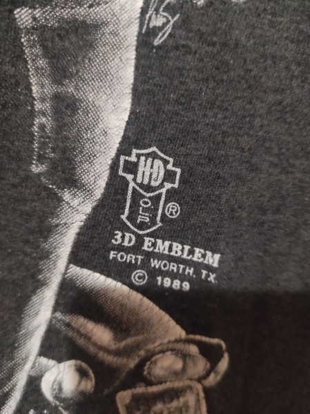 Legit Hardley Davidson / 3D Emblem tee?