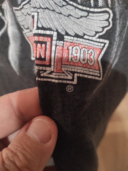 Legit Hardley Davidson / 3D Emblem tee?