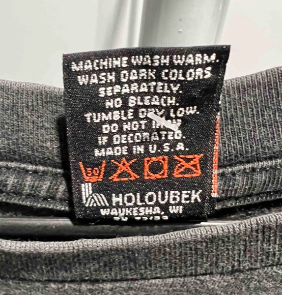 real holoubek t-shirt tag back