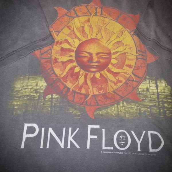 Check on a Pink Floyd 1994 European Tour Brockum tag