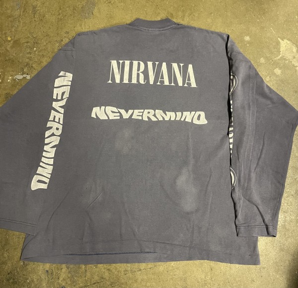 NIRVANA NEVERMIND Roskilde festival shirt Long Sleeve Legit?