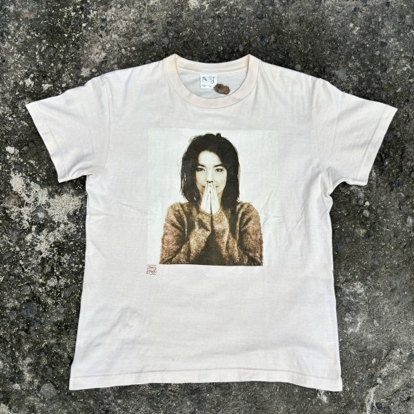 Legit check on 1993 Björk Debut Backstage pass t-shirt