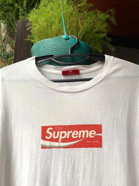 Supreme t shirt