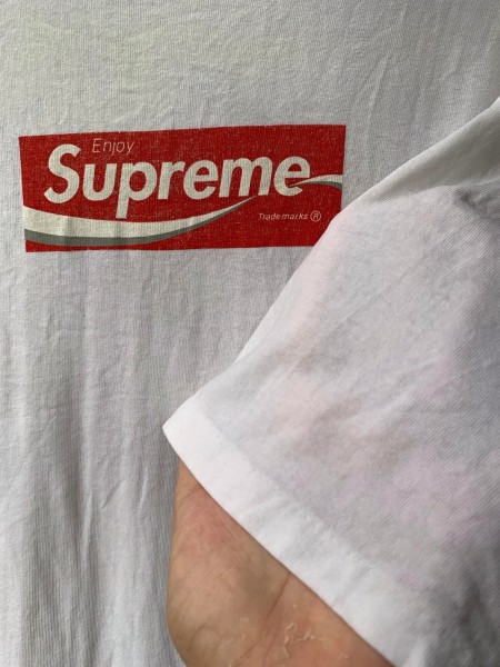 Supreme t shirt