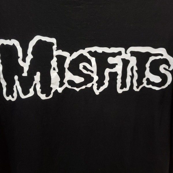 Is this a vintage misfits bootleg t-shirt?