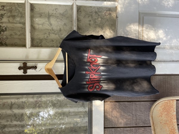 Is this slipknot 2001 tee Legit