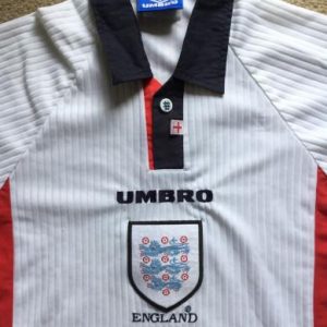 ENGLAND: Vintage 1997-99 football shirt