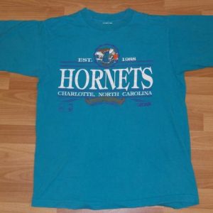 Vintage 1990s Charlotte Hornets NBA Basketball T-Shirt