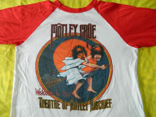 Vintage MOTLEY CRUE HALLOWEEN 1985 CONCERT JERSEY T-Shirt