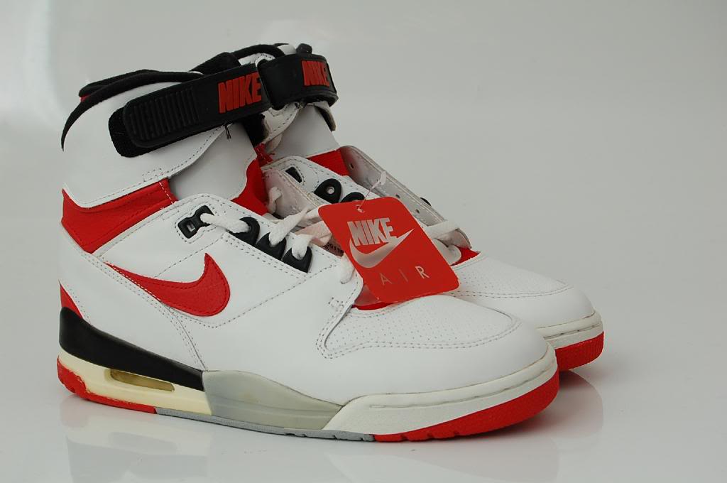 hasta ahora Víspera alivio Vintage Nike Air Revolution (1988) Sneakers Shoes