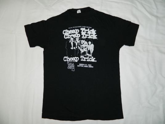 Vintage CHEAP TRICK CREW 1981 T-Shirt 80s concert | Defunkd