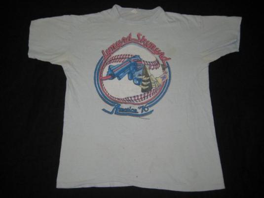 vintage LYNYRD SKYNYRD 1976 AMERICA ’76 TOUR T-Shirt concert | Defunkd