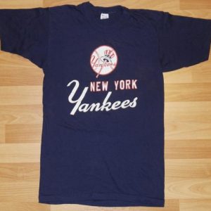 Vintage 1980s CHAMPION Brand NEW YORK YANKEES T-Shirt