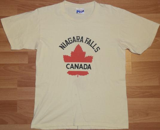Vintage 1980s Niagara Falls Canada Maple Leaf T-Shirt | Defunkd