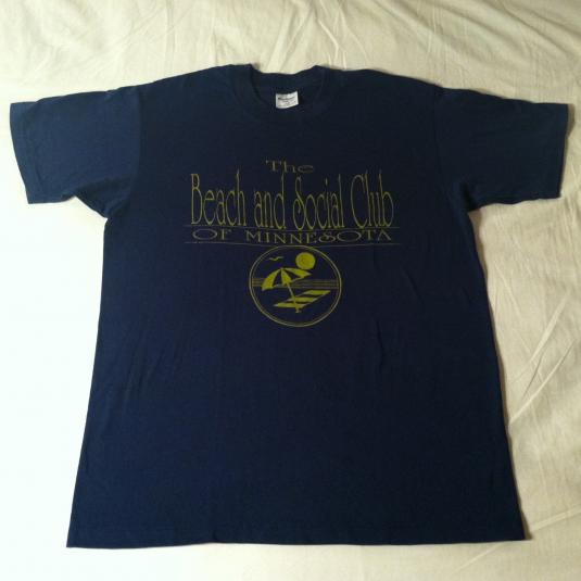 Vintage Beach & Social Club of Minnesota foil print t-shirt | Defunkd