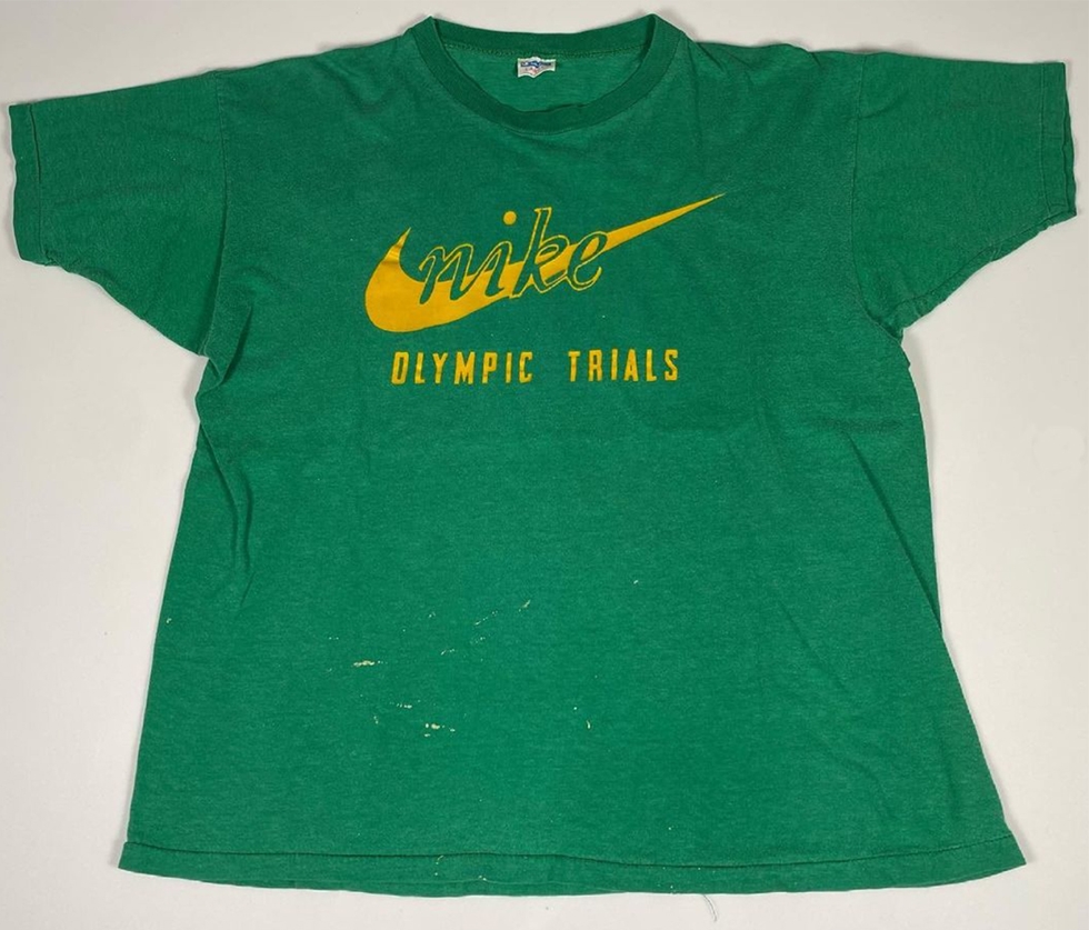 VINTAGE NIKE BIG SWOOSH DEFINITION TEE SHIRT LATE 1980S LARGE MADE IN USA