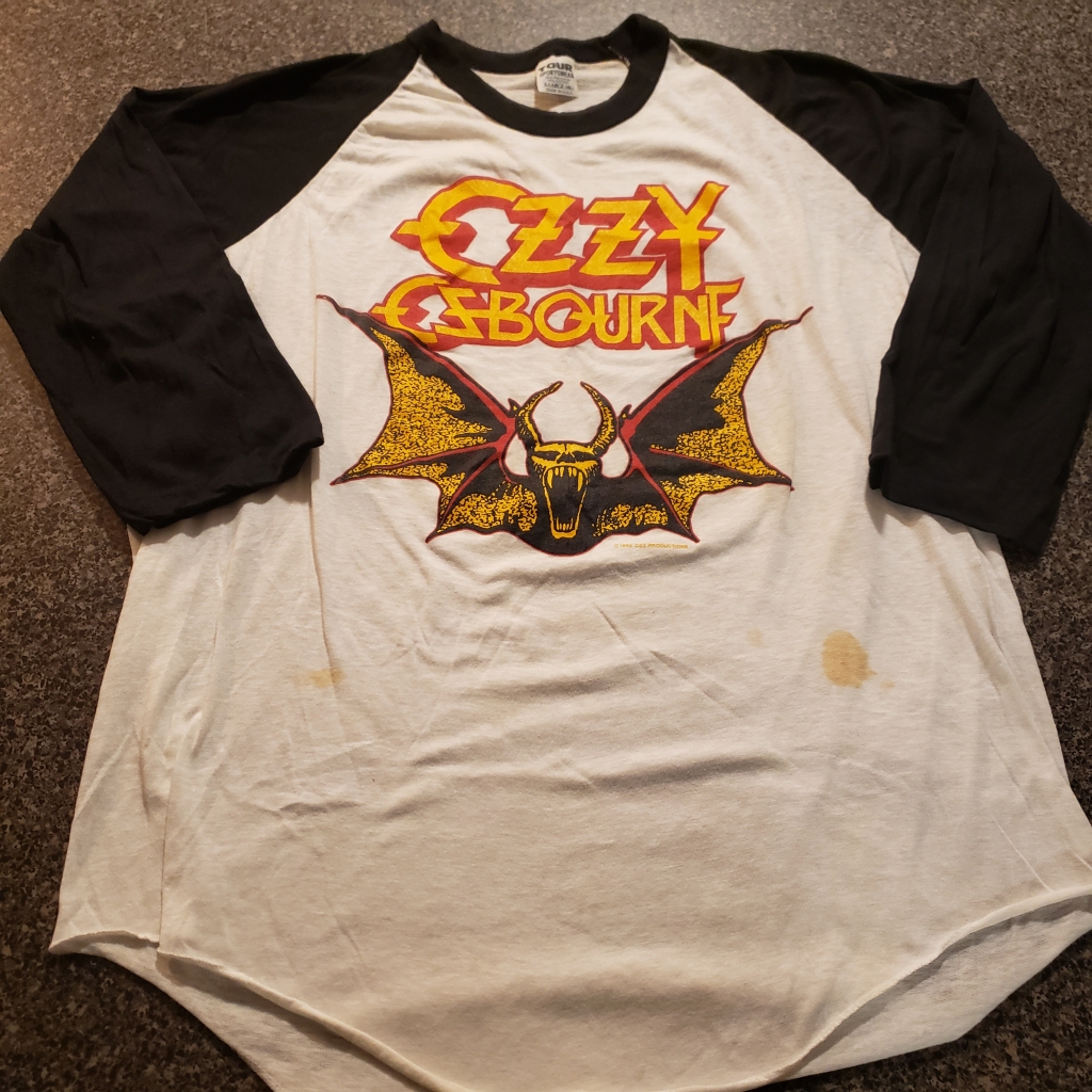 vintage 1982 bat with devil horns jersey ozzy t-shirt