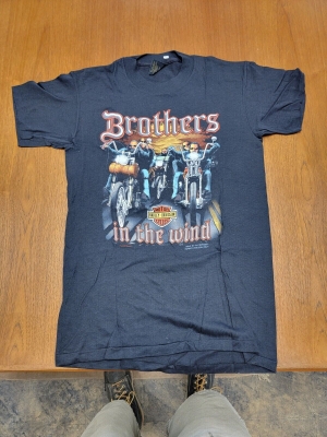 Vintage Harley Davidson 3D Emblem T-Shirt Brothers In The Wind Size Large